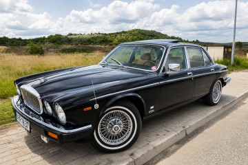 DOUBLE-SIX VANDEN PLAS 5.3 V12