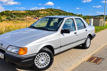 2.0i GL | 100 KM | 1987 | Manual | Srebrny metalik |
