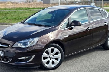 Opel Astra 1.4 Turbo Innovation